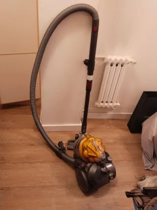 Aspiradora Dyson con Accesorios