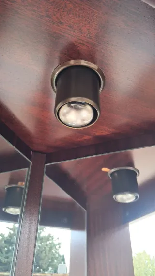 Vitrina rinconera con luz mueble vintage cristal