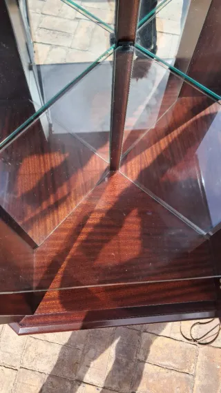 Vitrina rinconera con luz mueble vintage cristal