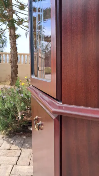 Vitrina rinconera con luz mueble vintage cristal