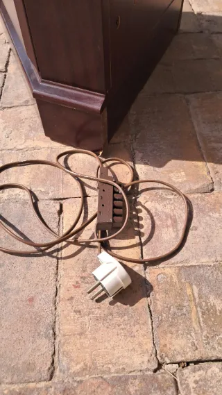 Vitrina rinconera con luz mueble vintage cristal