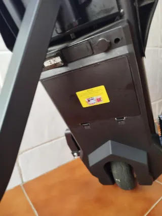 Patinete eléctrico tipo moto trike