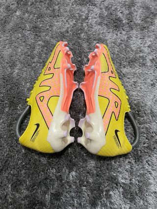 Chuteiras Nike Mercurial Vapor 15 Academy FG/MG