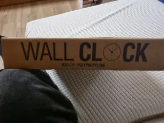 Orologio da parete analogico minimalista