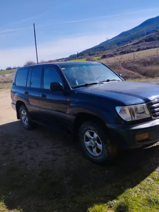 Toyota Land Cruiser 100 2000