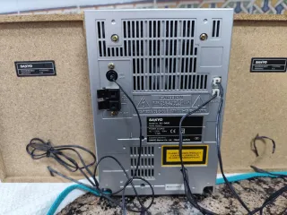 Radiocasete Sanyo Plata con mando a distancia