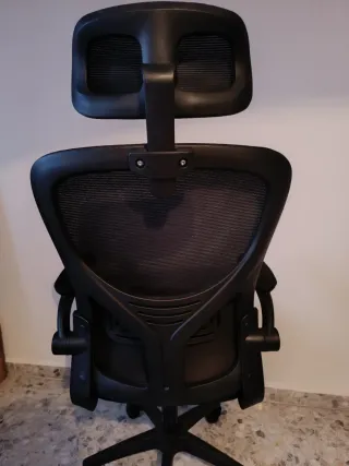 Silla de oficina ergonómica negra