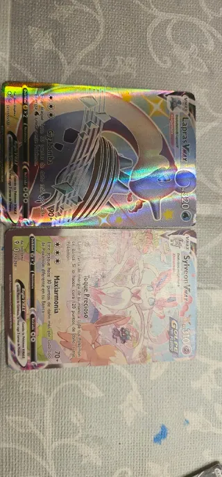 Carta Pokémon Lapras VMAX y Sylveon VMAX