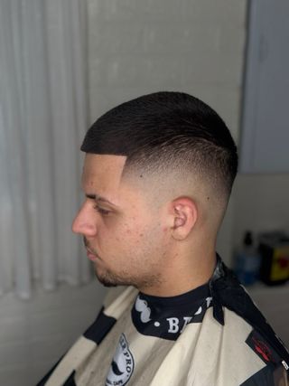 BUSCO EMPLEO COMO BARBERO