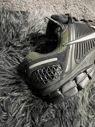 Nike Zoom Vomero 5 Sequoia Talla 41