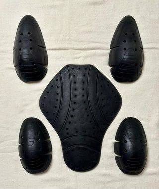 Iguana Custom, chupa de piel 9XL con protecciones