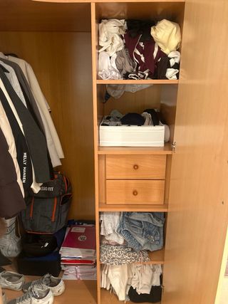 Armario esquinero de madera