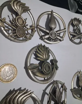 Lote 12 insignias militares Italia Vintage