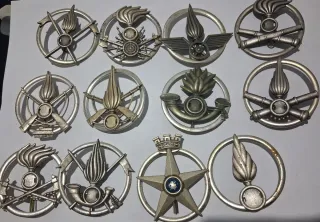 Lote 12 insignias militares Italia Vintage