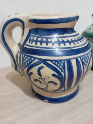 Jarras de cerámica decoradas