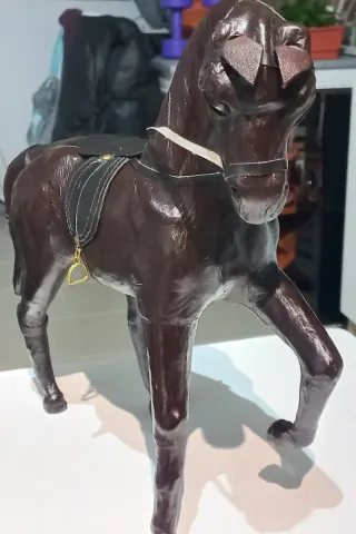 Caballito de cuero para colección