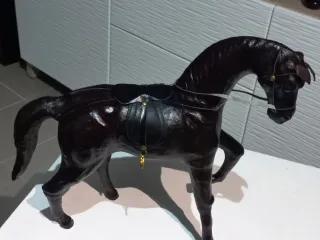 Caballito de cuero para colección