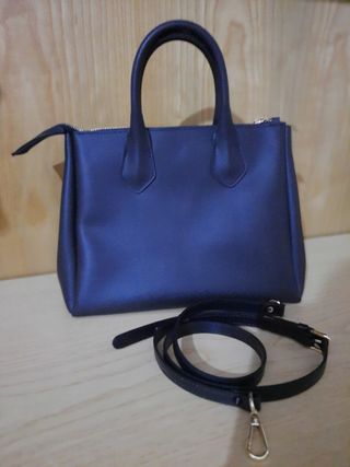 Borsa nera con cuore bordeaux e tracolla