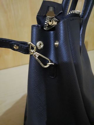 Borsa nera con cuore bordeaux e tracolla