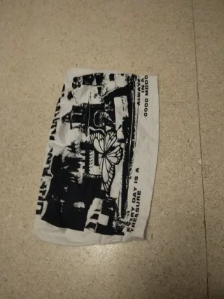 Camiseta con estampado de mariposa