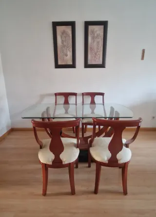Mesa Cristal y 4 Sillas Madera Maciza