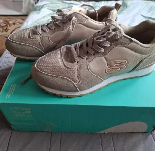 Tenis Deportivas Beige y Gris