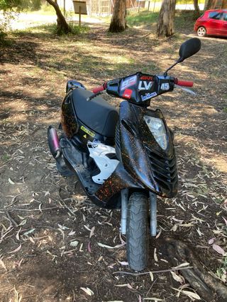 Aprilia Sonic Scooter Negro/Naranja