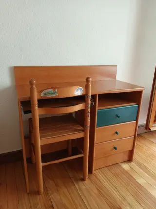 Escritorio infantil madera con silla