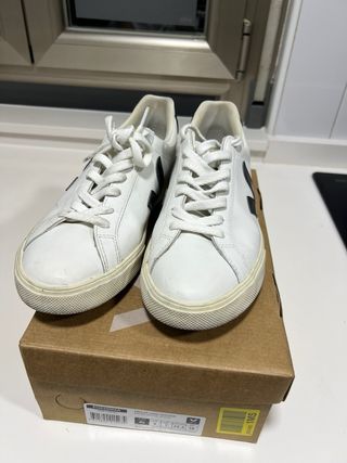 Veja Esplar Logo Leather Sneakers