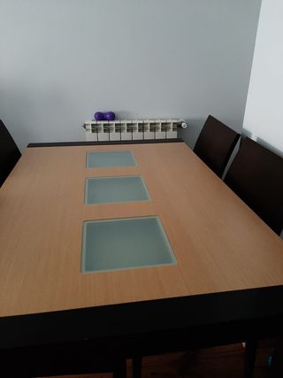 Mesa comedor y 4 sillas