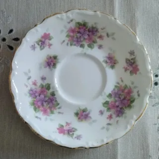 Taza y Plato Royal Albert Violetta Porcelana