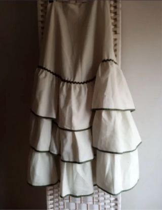 Falda y corpiño con detalles