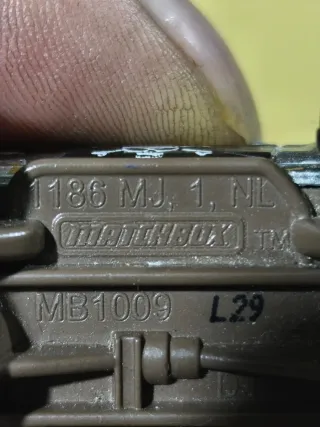 17 modellini Hot Wheels Magic Box Poly