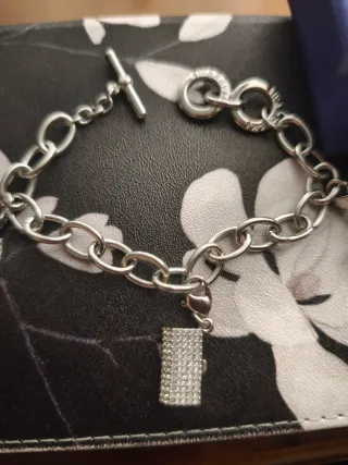 Pulsera Swarovski con etiqueta