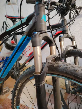 Bicicleta Montaña 29 esta llena dé polvo