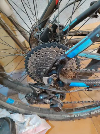 Bicicleta Montaña 29 esta llena dé polvo