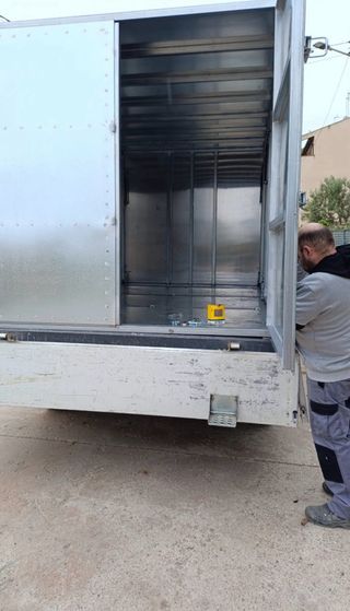 Caja portátil para camión o almacén