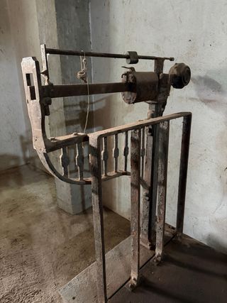 Báscula antigua de hierro
