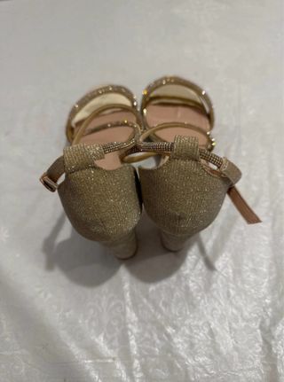 Sandalias AD SHOES doradas talla 41