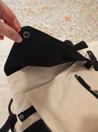 Mochila chic blanca y negra