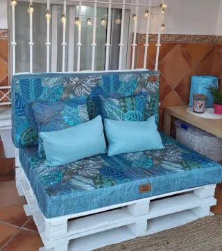 Dos palets con cojines