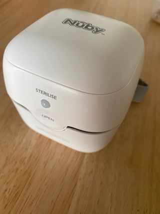Nuby UV SOOTHER POD Esterilizador