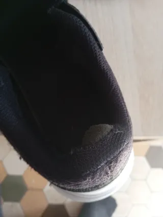 Zapatillas Adidas Negras y Blancas 46,5