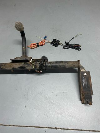 Enganche de remolque con cableado