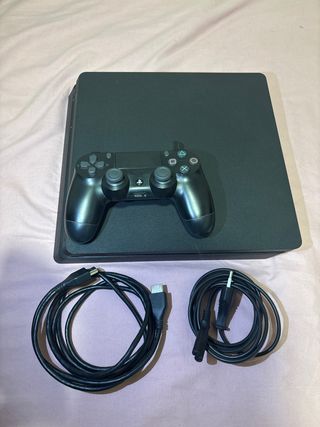 PS4 Slim Negra + Mando y Cables