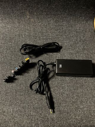 Caricabatterie universale per notebook TB 65W + 8 connettori