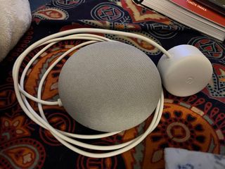 Google Home Mini Gris y Blanco