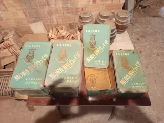 Scatole metalliche antiche La Lira