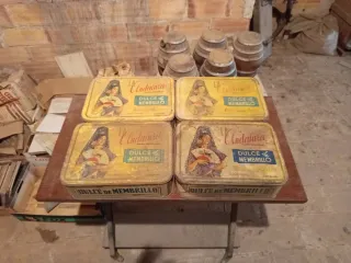 Scatole metalliche antiche La Lira