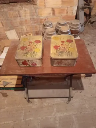 Scatole metalliche antiche La Lira